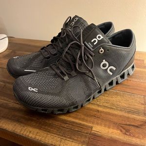 Men’s On Cloud running shoes. Size 11